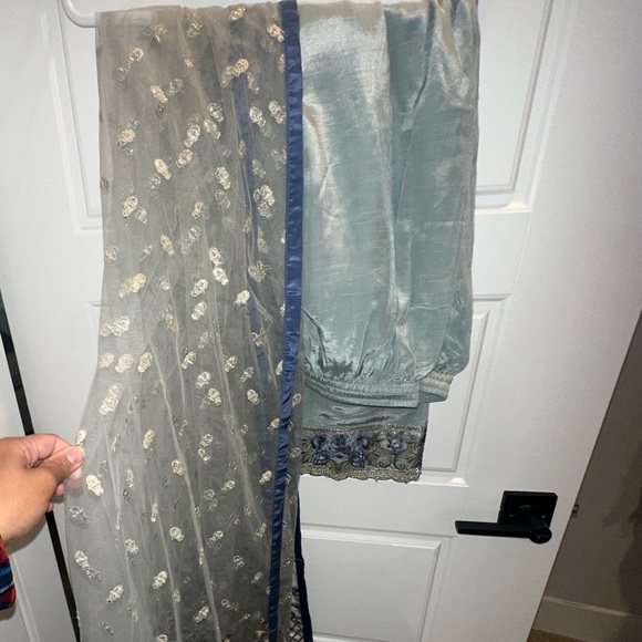 Fancy Chiffon Pakistani Shalwar Kameez - Picture 3 of 3